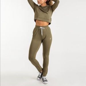 Gymshark khaki solace bottoms, size medium NWT